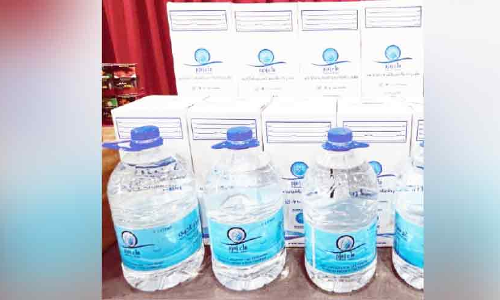 ഒമാൻ എയർ വിമാനത്തിൽ സംസം വെള്ളം സൗജന്യമായി കൊണ്ടുപോകാം