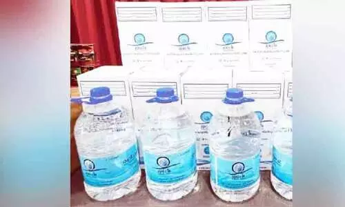 ഒമാൻ എയർ വിമാനത്തിൽ സംസം വെള്ളം സൗജന്യമായി കൊണ്ടുപോകാം