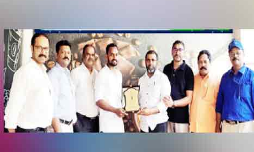 ഒ.​ഐ.​സി.​സി തി​രു​വ​ന​ന്ത​പു​രം ജി​ല്ല ക​മ്മി​റ്റിയാ​ത്ര​യ​യ​പ്പ് ന​ൽ​കി