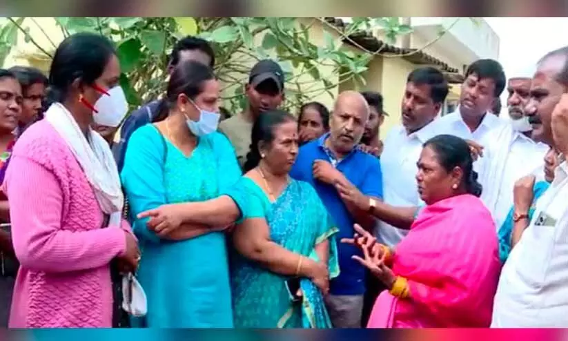 Woman twin babies die after govt hosp refuses admission in Karnataka