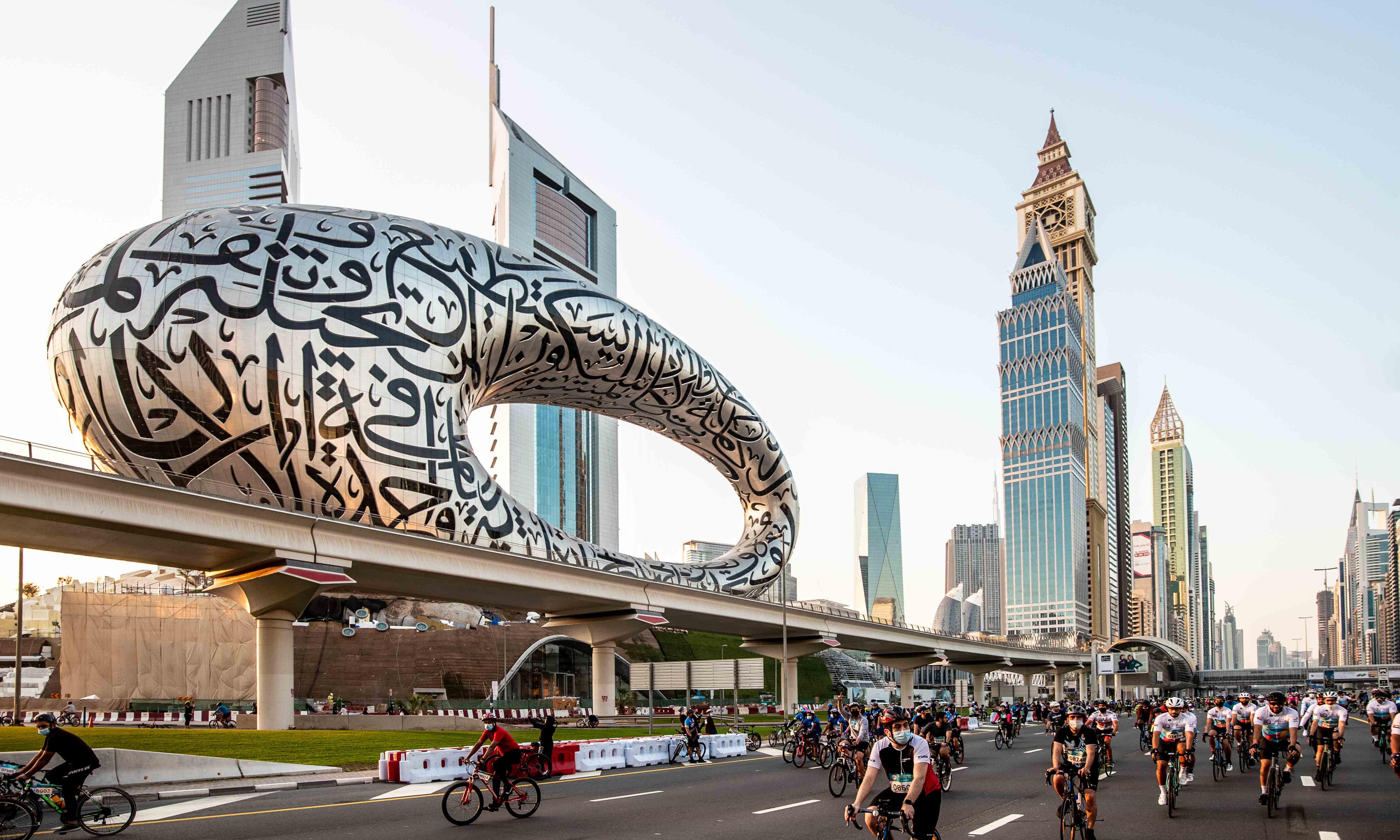 Dubai Ride on Sunday at Sheikh Zayed Road Dubai Ride on Sunday at Sheikh Zayed Road