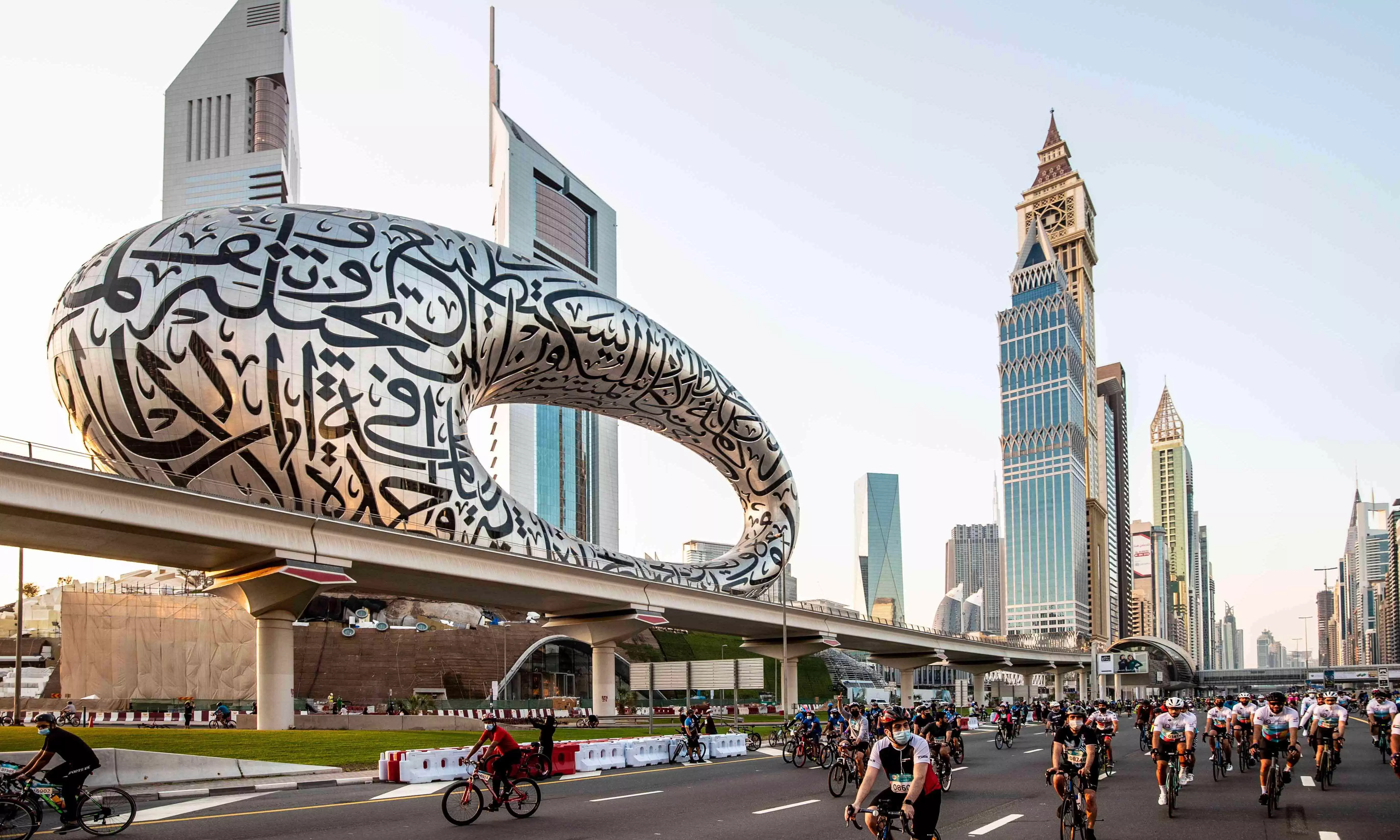 Dubai Ride on Sunday at Sheikh Zayed Road Dubai Ride on Sunday at Sheikh Zayed Road
