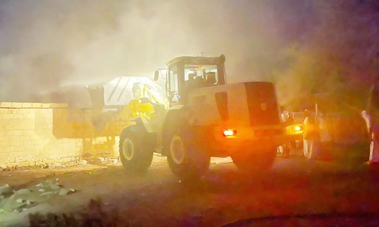 വെ​യ​ർ​ഹൗ​സി​ന്​ തീ ​പി​ടി​ച്ചു