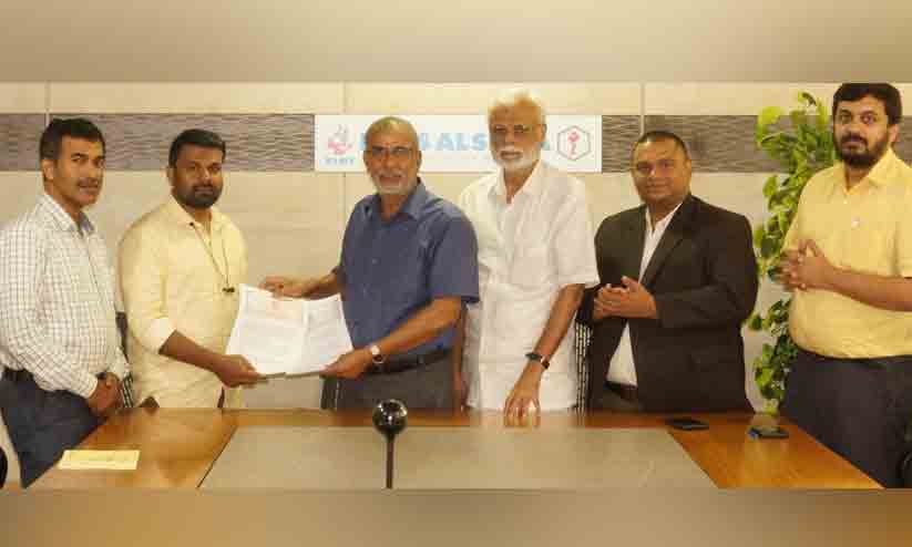 സൗജന്യ നിരക്കില് വിദഗ്ധ ചികിത്സ: ബൈത്തുസ്സകാത്ത് കേരളയും കിംസ് അൽശിഫ ഹോസ്പിറ്റലും ധാരണ പത്രം ഒപ്പുവെച്ചു സൗജന്യ നിരക്കില് വിദഗ്ധ ചികിത്സ: ബൈത്തുസ്സകാത്ത് കേരളയും കിംസ് അൽശിഫ ഹോസ്പിറ്റലും ധാരണ പത്രം ഒപ്പുവെച്ചു