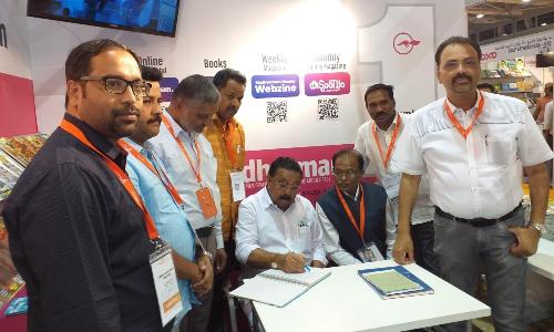 M.M. Hasan visited Sharjah Book Fairs Gulf Madhyamam Stall