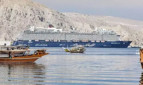 warm welcome for the main shif cruise ship in Khasab