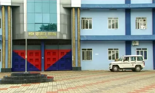 പോപുലർ ഫ്രണ്ട് നേതാവിന് ജയിലിൽ സിംകാർഡ് എത്തിച്ചു; ഭാര്യക്കും മകനും സഹോദരനുമെതിരെ കേസ്