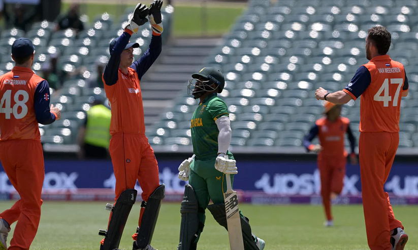 ദക്ഷിണാഫ്രിക്കയെ അട്ടിമറിച്ച് നെതർലൻഡ്സ്; 13 റൺസിന് തോൽപിച്ചു; ഇന്ത്യ സെമിയിൽ ദക്ഷിണാഫ്രിക്കയെ അട്ടിമറിച്ച് നെതർലൻഡ്സ്; 13 റൺസിന് തോൽപിച്ചു; ഇന്ത്യ സെമിയിൽ