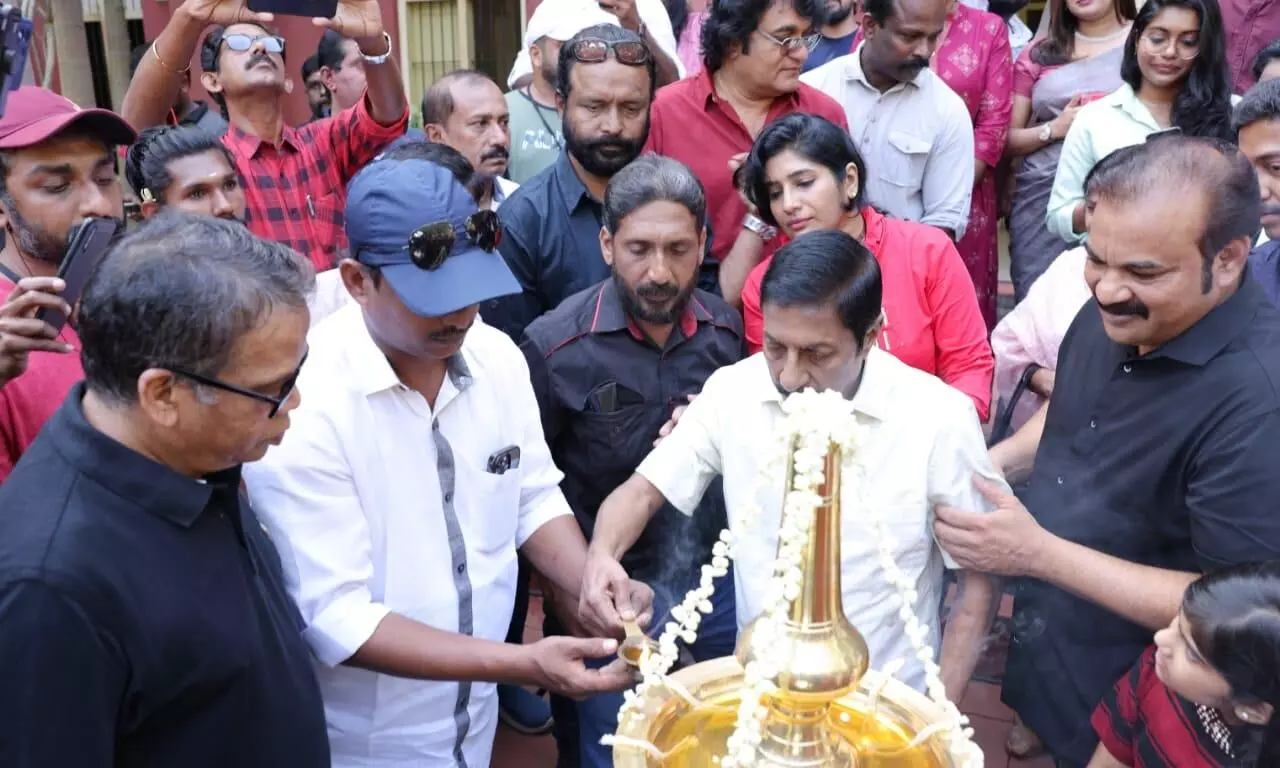 ഇടവേളക്ക് ശേഷം ശ്രീനിവാസൻ ക്യാമറക്ക് മുന്നിൽ; കാത്തിരുന്ന ദിവസമെന്ന് വിനീത്