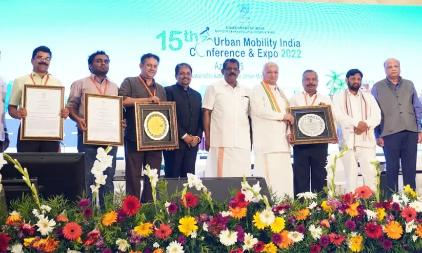 കെ.എസ്.ആർ.ടി.സി- സിറ്റി സർക്കുലറിനും, ഗ്രാമവണ്ടിക്കുമുള്ള കേന്ദ്ര പുരസ്കാരം ഏറ്റുവാങ്ങി കെ.എസ്.ആർ.ടി.സി- സിറ്റി സർക്കുലറിനും, ഗ്രാമവണ്ടിക്കുമുള്ള കേന്ദ്ര പുരസ്കാരം ഏറ്റുവാങ്ങി