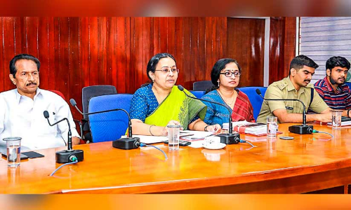 ശബരിമല തീർഥാടനം: കെ.​എ​സ്.​ആ​ർ.​ടി.​സി സ​ര്‍വി​സ് 15 മു​ത​ല്‍,  ക്രമീകരണങ്ങൾ മന്ത്രി വിലയിരുത്തി