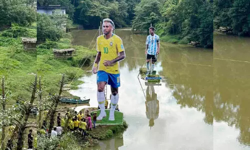 പുഴ ഞങ്ങളുടെ പരിധിയിൽ; മെസ്സി, നെയ്മർ കട്ടൗട്ടുകൾ മാറ്റില്ലെന്ന് കൊടുവള്ളി നഗരസഭ