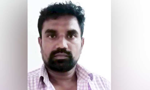 ആരോഗ്യ പ്രവര്ത്തകന് ചമഞ്ഞ് വിദ്യാർഥിനിയെ പീഡിപ്പിക്കാന് ശ്രമിച്ച യുവാവ് പിടിയില് ആരോഗ്യ പ്രവര്ത്തകന് ചമഞ്ഞ് വിദ്യാർഥിനിയെ പീഡിപ്പിക്കാന് ശ്രമിച്ച യുവാവ് പിടിയില്