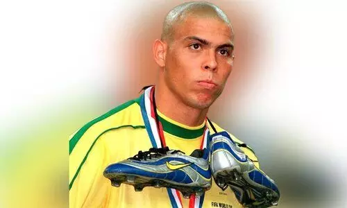 നിറംമങ്ങിയ റൊണാൾഡോ