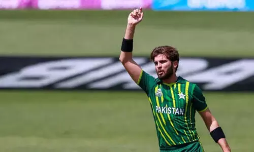 ബംഗ്ലാദേശിനെ അഞ്ചു വിക്കറ്റിന് കീഴടക്കി പാകിസ്താനും സെമിയിൽ