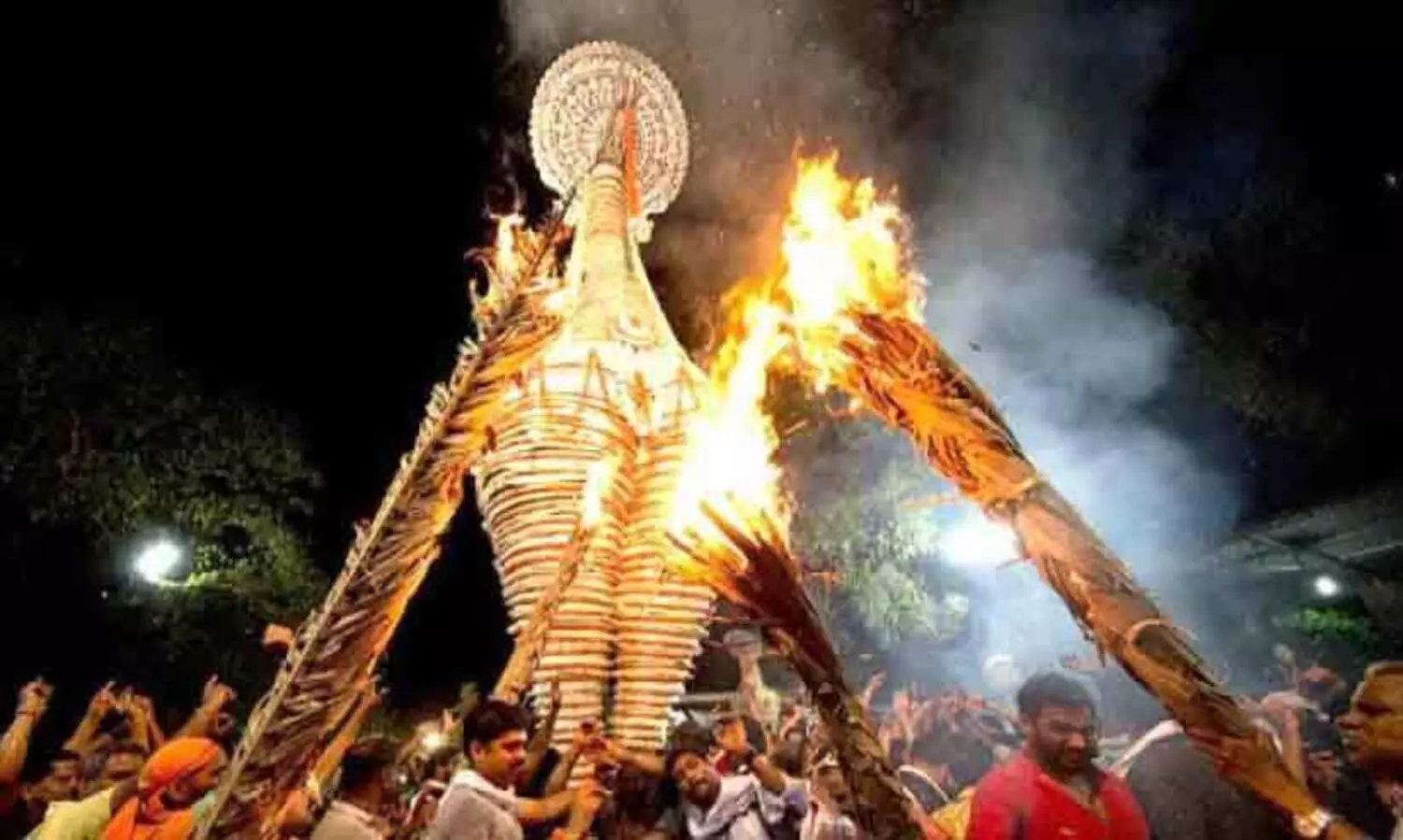 Neelamperoor Padayani