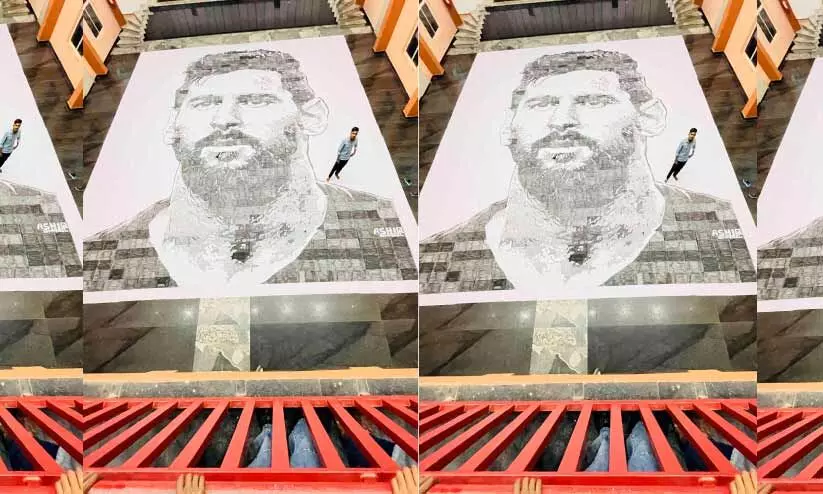 984 എ ത്രീ പേപ്പറുകൾ, അക്രിലിക് പെയിൻറിങ് കൂറ്റൻ മെസി റെഡി 984 എ ത്രീ പേപ്പറുകൾ, അക്രിലിക് പെയിൻറിങ് കൂറ്റൻ മെസി റെഡി