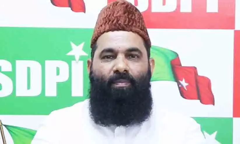 മാധ്യമവിലക്ക്: ഫാസിസ്റ്റാണെന്ന് ഗവര്ണര് സ്വയം സാക്ഷ്യപ്പെടുത്തി -മൂവാറ്റുപുഴ അഷ്റഫ് മൗലവി മാധ്യമവിലക്ക്: ഫാസിസ്റ്റാണെന്ന് ഗവര്ണര് സ്വയം സാക്ഷ്യപ്പെടുത്തി -മൂവാറ്റുപുഴ അഷ്റഫ് മൗലവി