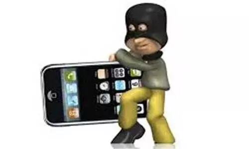 mobile phone theft in medical college