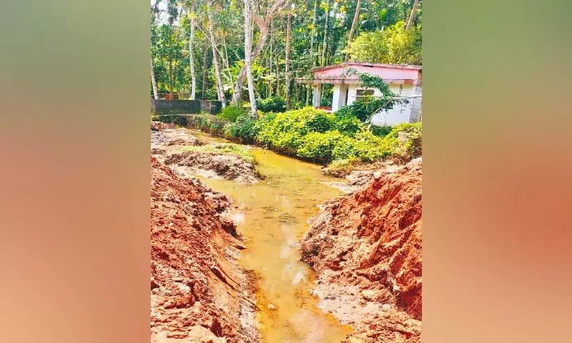 ബൈപാസ് നിർമാണം; കിണർവെള്ളം മലിനമായി കുടിവെള്ളം മുട്ടി ബൈപാസ് നിർമാണം; കിണർവെള്ളം മലിനമായി കുടിവെള്ളം മുട്ടി