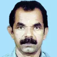 ബൈ​ക്ക് മ​റി​ഞ്ഞ് തൊ​ഴി​ലാ​ളി മ​രി​ച്ചു