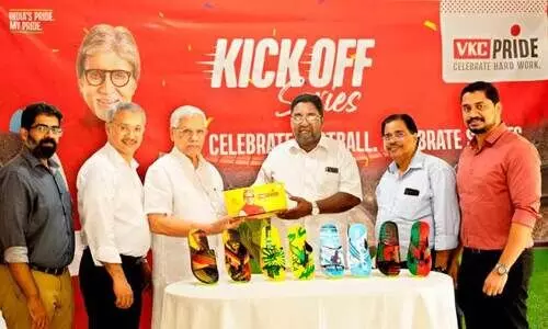 ലോ​ക​ക​പ്പി​ന് കി​ക്കോ​ഫ്  സീ​രീ​സു​മാ​യി വി.​കെ.​സി പ്രൈ​ഡ്