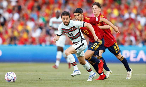 എന്നു തീരും ഈ ലീഗ് കളി