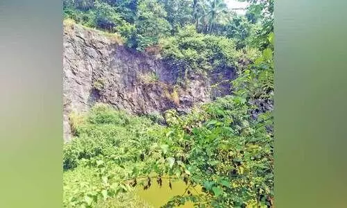 തിയ്യർകുന്നിൽ ഖനനം പുനരാരംഭിക്കാൻ നീക്കം;  നാട്ടുകാർ ആശങ്കയിൽ