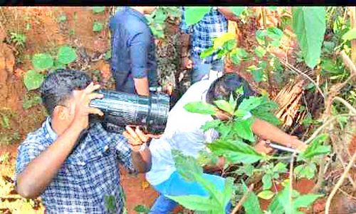പേരോട് ബോംബ്, ഡോഗ് സ്ക്വാഡുകൾ പരിശോധന നടത്തി