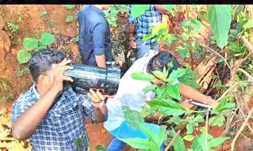 പേരോട് ബോംബ്, ഡോഗ് സ്ക്വാഡുകൾ പരിശോധന നടത്തി