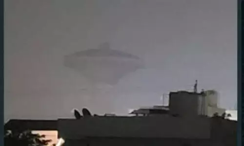 ഡൽഹിയിൽ ആകാശത്ത് കണ്ടത് പറക്കുംതളികയോ? വൈറൽ ചിത്രത്തിന്‍റെ യാഥാർഥ്യം അറിഞ്ഞാൽ മൂക്കത്ത് വിരൽവെക്കും