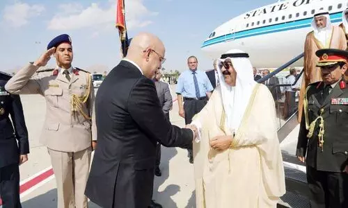 ഐക്യരാഷ്ട്രസഭ പരിസ്ഥിതി സെമിനാർ: കുവൈത്ത് കിരീടാവകാശി ഈജിപ്തിലെത്തി ഐക്യരാഷ്ട്രസഭ പരിസ്ഥിതി സെമിനാർ: കുവൈത്ത് കിരീടാവകാശി ഈജിപ്തിലെത്തി