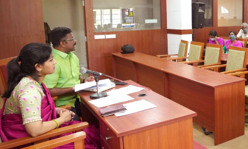 ഭൂമി ഏറ്റെടുക്കൽ വേഗത്തിലാക്കാൻ നടപടി സ്വീകരിക്കണമെന്ന്   രേണുരാജ്