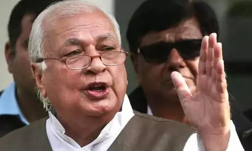 ഗ​വ​ർ​ണ​റു​ടെ നി​യ​മോ​പ​ദേ​ശ​ക​ർ രാ​ജി​വെ​ച്ചു; പിന്നാലെ പുതിയയാളെ നിയമിച്ചു