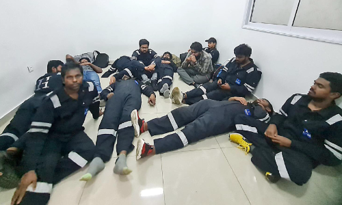 സ​​ങ്ക​​ട​​ക്ക​​ട​​ലി​​ൽ മൂ​​ന്ന്​ മ​​ല​​യാ​​ളി കു​​ടും​​ബം: കപ്പൽ ജീവനക്കാരെ നൈജീരിയക്ക് കൈമാറാൻ ഗിനി