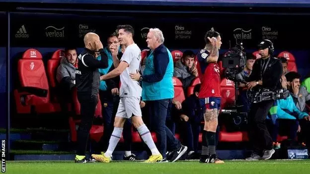 ബാഴ്സയിലെ വിടവാങ്ങൽ കളിയിൽ പിക്വെക്ക് റഫറി വക ചുവപ്പുകാർഡ്