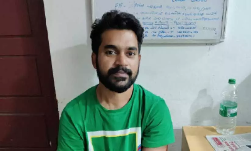 കാറിൽ കടത്തിയ മയക്കുമരുന്നുമായി അറസ്റ്റിൽ കാറിൽ കടത്തിയ മയക്കുമരുന്നുമായി അറസ്റ്റിൽ