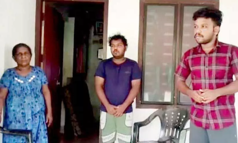 കടക്കെണി: അഭയമില്ലാതെ ഒരു കുടുംബം