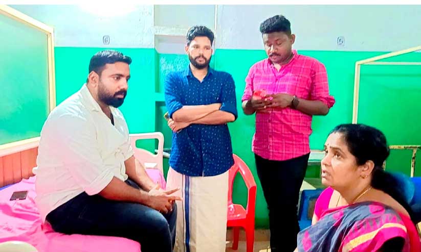 ക്ഷീരസംഘം തെരഞ്ഞെടുപ്പിനിടെ സംഘർഷം; കൗൺസിലർ ഉൾപ്പെടെ മൂന്നു പേർക്ക് പരിക്ക് ക്ഷീരസംഘം തെരഞ്ഞെടുപ്പിനിടെ സംഘർഷം; കൗൺസിലർ ഉൾപ്പെടെ മൂന്നു പേർക്ക് പരിക്ക്