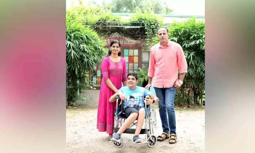 പ്രിയ താരത്തിന്റെ കളികാണാൻ അനിരുദ്ധ് യാത്ര തിരിക്കുന്നു പ്രിയ താരത്തിന്റെ കളികാണാൻ അനിരുദ്ധ് യാത്ര തിരിക്കുന്നു