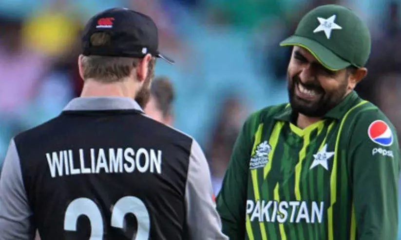 ട്വന്‍റി20 ലോകകപ്പ് സെമി: ന്യൂസിലൻഡിന് ടോസ്; ബാറ്റിങ് തെരഞ്ഞെടുത്തു