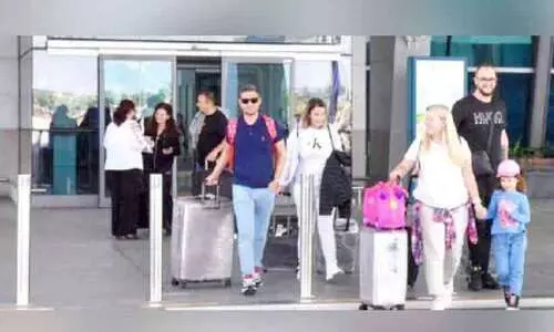 ശൈ​ത്യ​കാ​ല ടൂ​റി​സം; റു​മേ​നി​യ​യി​ൽ​നി​ന്നു​ള്ള സ​ഞ്ചാ​രി​ക​ൾ സ​ലാ​ല​യി​​ലെ​ത്തി