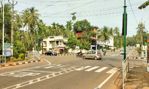 കാളാണ്ടിത്താഴം ബൈപാസ് ജങ്ഷനിൽ സിഗ്നൽ മിഴിയടച്ചിട്ട് രണ്ടാഴ്ച