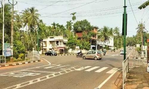 കാളാണ്ടിത്താഴം ബൈപാസ് ജങ്ഷനിൽ സിഗ്നൽ മിഴിയടച്ചിട്ട് രണ്ടാഴ്ച