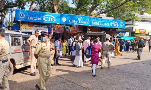 ജനങ്ങളെ വലച്ച് ഇരിട്ടി-തലശ്ശേരി റൂട്ടിൽ ബസ് പണിമുടക്ക്