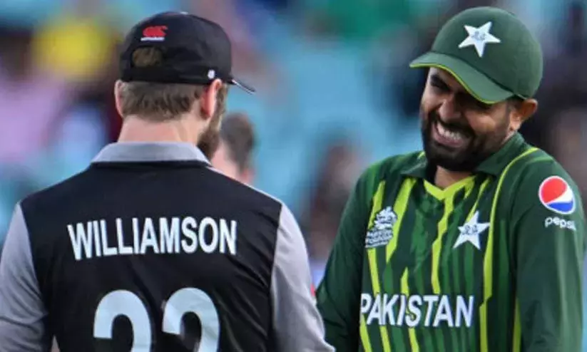 ട്വന്‍റി20 ലോകകപ്പ് സെമി: ന്യൂസിലൻഡിന് ടോസ്; ബാറ്റിങ് തെരഞ്ഞെടുത്തു