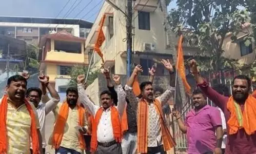 മലാലി മസ്ജിദ്: ജമാഅത്ത് കമ്മിറ്റിയുടെ ഹരജി കോടതി തളളി; വി.എച്ച്.പിക്ക് ആഘോഷം