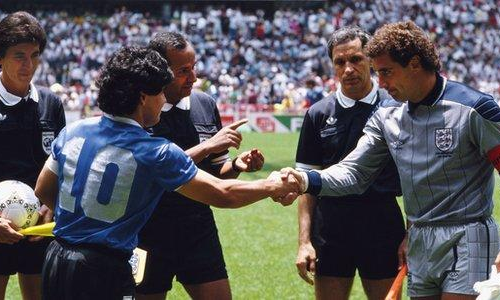 മറഡോണയുടെ ​ദൈവത്തിന്റെ കൈ പന്ത് ആര് വാങ്ങും; ലേലം അടുത്തയാഴ്ച