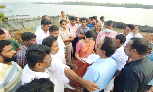 പഴയങ്ങാടി പുഴ നികത്താനായി തട്ടിയ മണ്ണ് തിരിച്ചെടുക്കണമെന്ന് ആർ.ഡി.ഒ