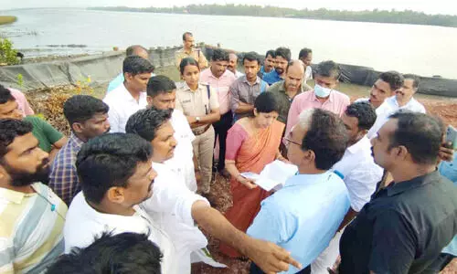 പഴയങ്ങാടി പുഴ നികത്താനായി തട്ടിയ മണ്ണ് തിരിച്ചെടുക്കണമെന്ന് ആർ.ഡി.ഒ